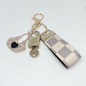 Louis Vuitton Lock & Key #228 w/a Damier Loop & Crystal Handbag Charm Keychain